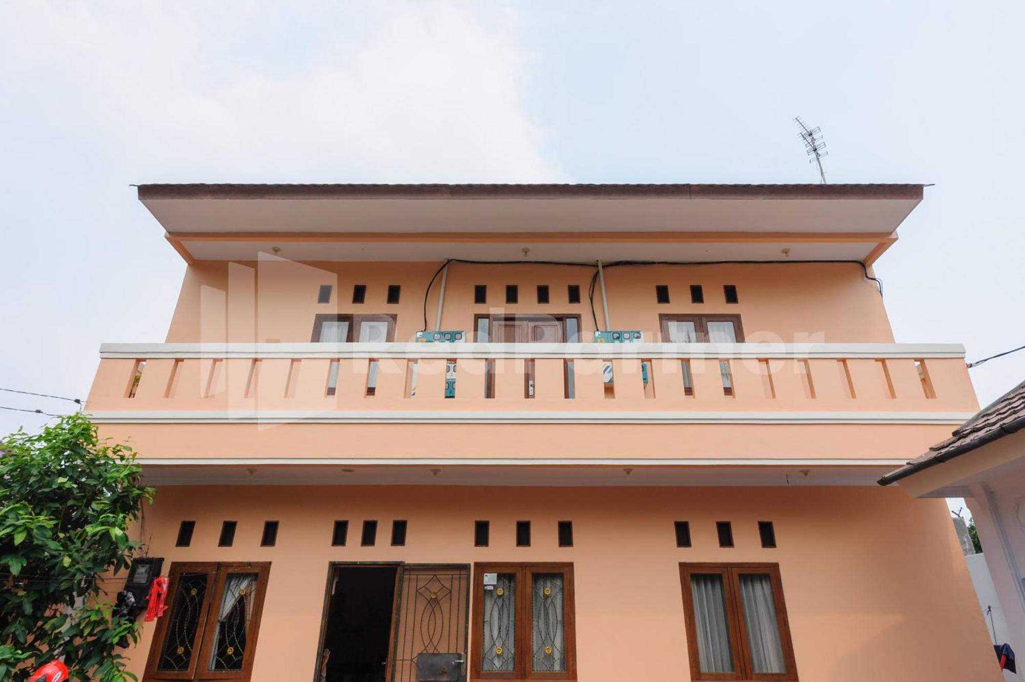 Pondok Cimanggu Syariah Mitra Reddoorz Богор Екстериор снимка