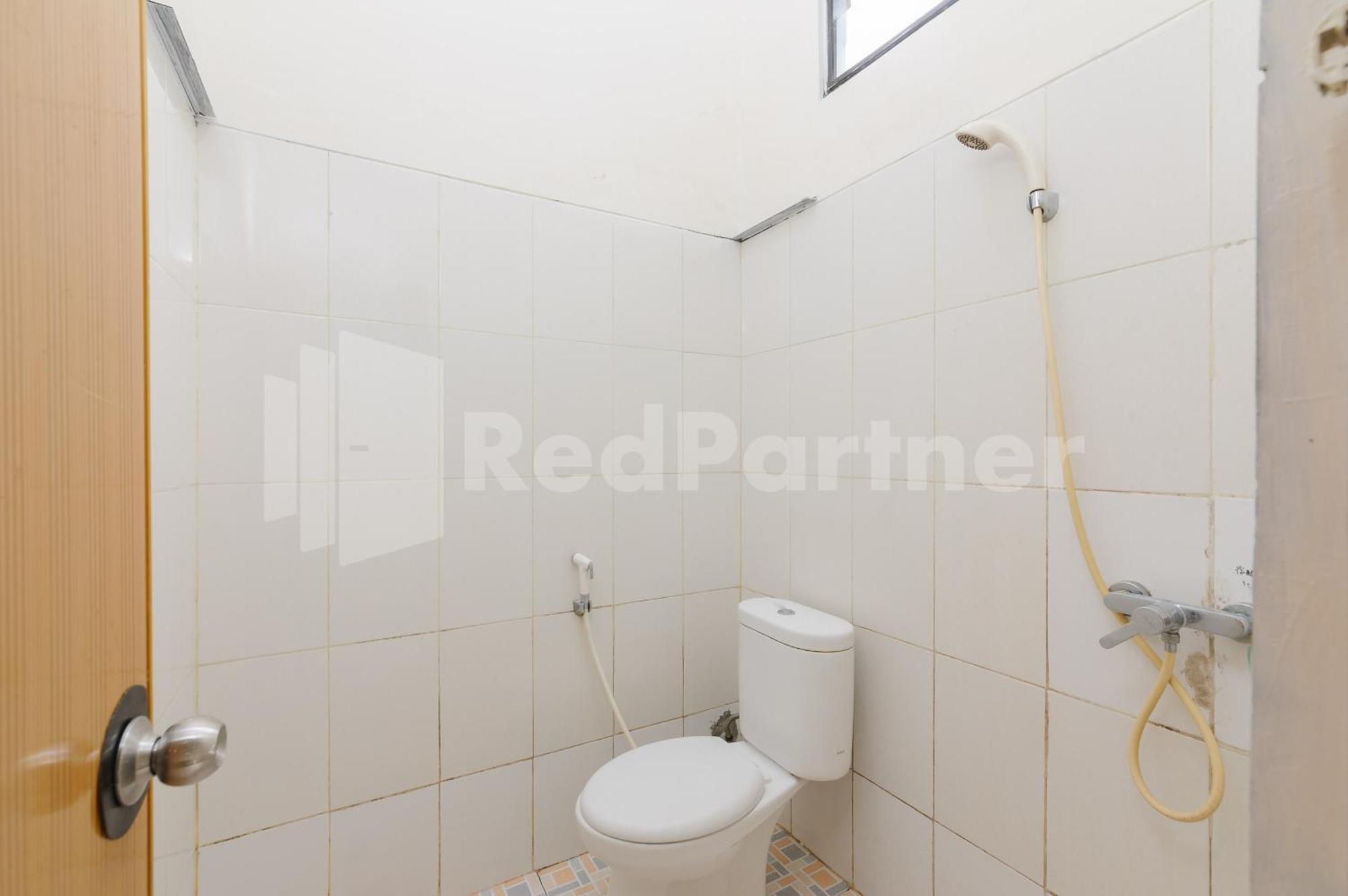 Pondok Cimanggu Syariah Mitra Reddoorz Богор Екстериор снимка