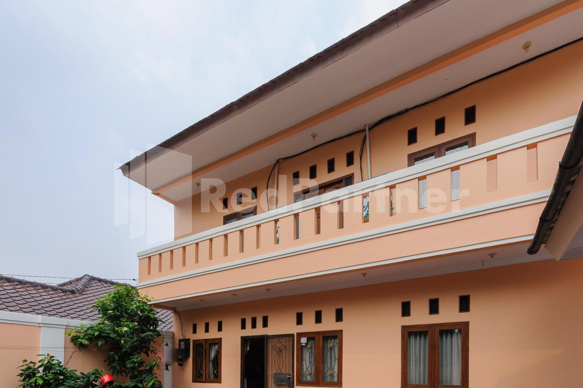Pondok Cimanggu Syariah Mitra Reddoorz Богор Екстериор снимка